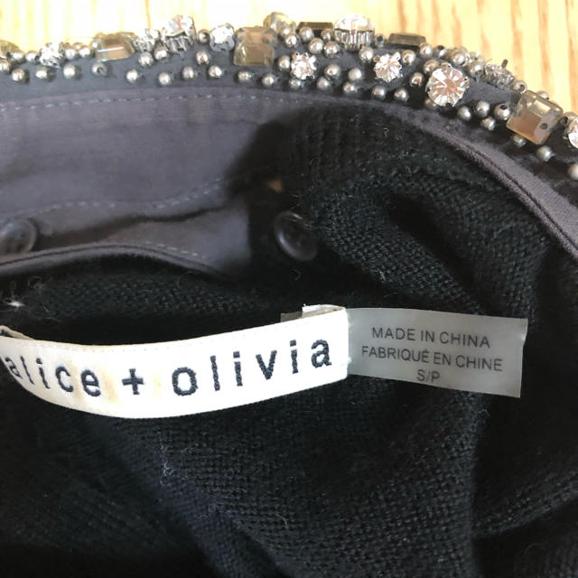 Alice+Olivia(アリスアンドオリビア)のレア！アリスアンドオリビア  ビジュー付襟 ニット レディースのトップス(ニット/セーター)の商品写真