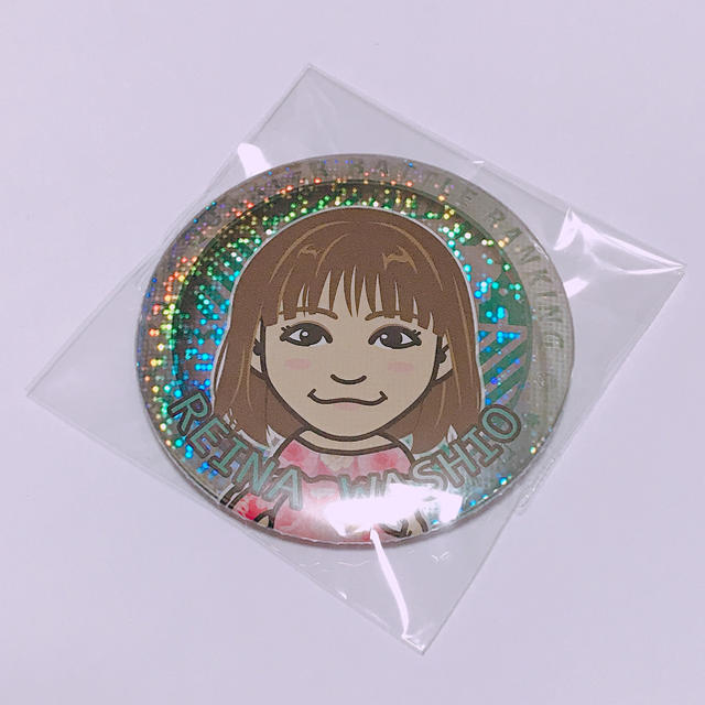 E-girls(イーガールズ)のE.G.family 鷲尾伶菜 4半期 75mm 缶バッジ エンタメ/ホビーのタレントグッズ(その他)の商品写真