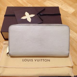 ルイヴィトン(LOUIS VUITTON)のルイヴィトン ジッピーウォレット(財布)