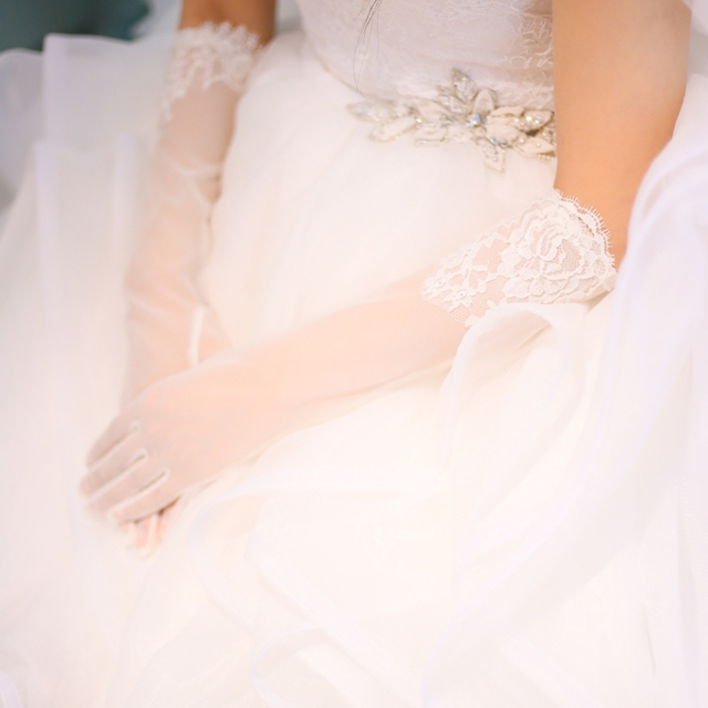 Vera Wang(ヴェラウォン)の♡ フォーシス&カンパニー レース グローブ 結婚式 ウェディング ブライダル レディースのフォーマル/ドレス(ウェディングドレス)の商品写真