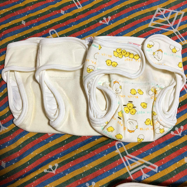 Nishiki Baby(ニシキベビー)の綺麗な布オムツ20枚&布オムツカバー50/3枚.60/3枚.70/1枚セット キッズ/ベビー/マタニティのおむつ/トイレ用品(布おむつ)の商品写真