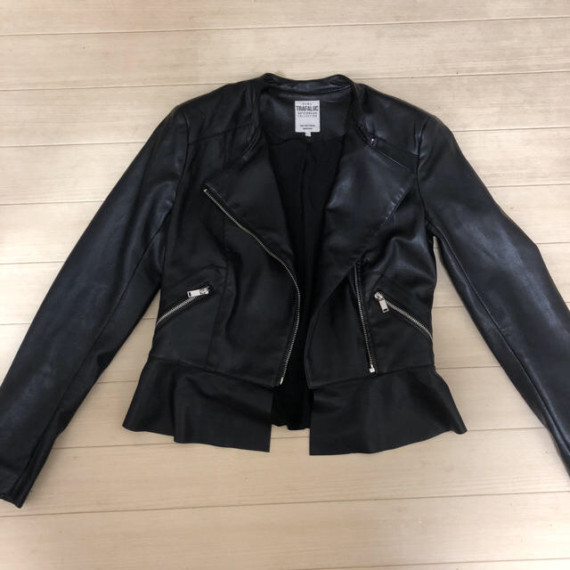 ZARA(ザラ)のZARA ペプラムライダースジャケット レディースのジャケット/アウター(ライダースジャケット)の商品写真