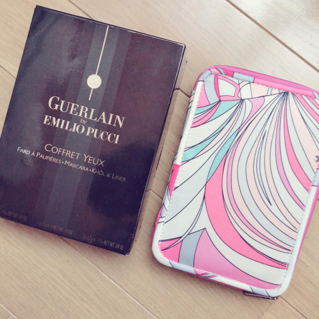 GUERLAIN(ゲラン)のゲラン エミリオプッチメイクセット コスメ/美容のキット/セット(コフレ/メイクアップセット)の商品写真