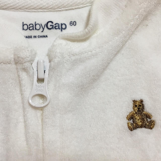 babyGAP(ベビーギャップ)の☆新生児セット☆カーディガン＆コンビ肌着＆帽子 60 キッズ/ベビー/マタニティのベビー服(~85cm)(カーディガン/ボレロ)の商品写真