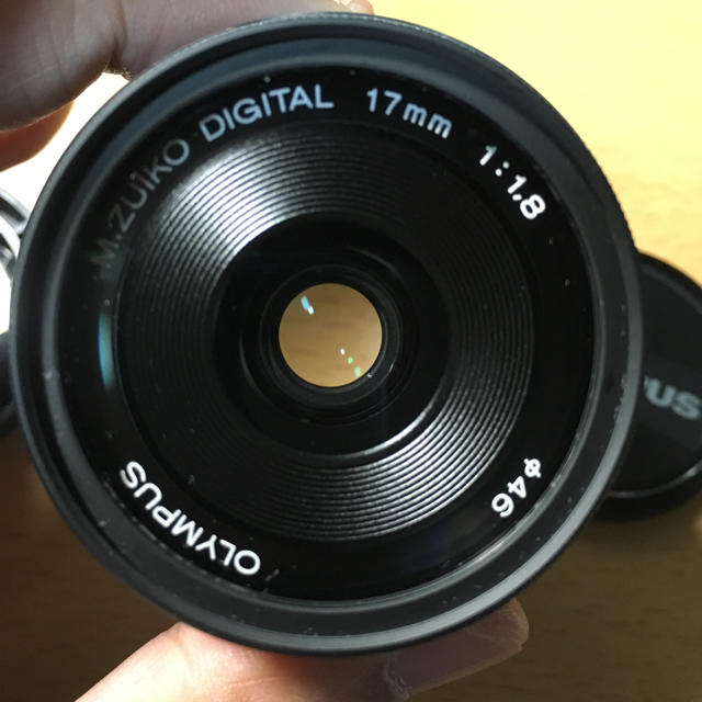 OLYMPUS(オリンパス)のOlympus 17mm f1.8 単焦点レンズ 美品 pro1dおまけ スマホ/家電/カメラのカメラ(レンズ(単焦点))の商品写真