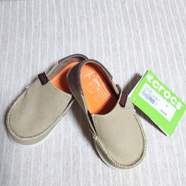 crocs(クロックス)のもち様専用  クロックスキッズスニーカー キッズ/ベビー/マタニティのキッズ靴/シューズ(15cm~)(サンダル)の商品写真