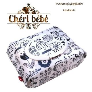 【Chéri bébé】おしりふきポーチ white(外出用品)