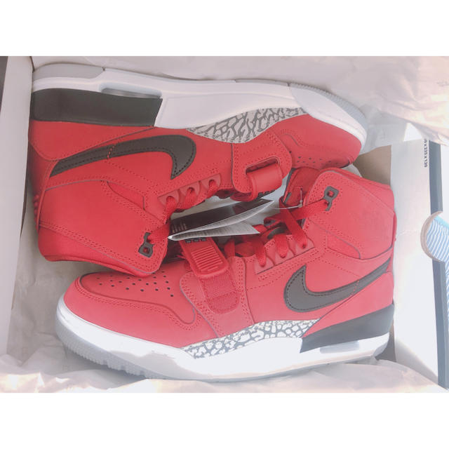 NIKE(ナイキ)のAIR JORDAN LEGACY 312 red メンズの靴/シューズ(スニーカー)の商品写真