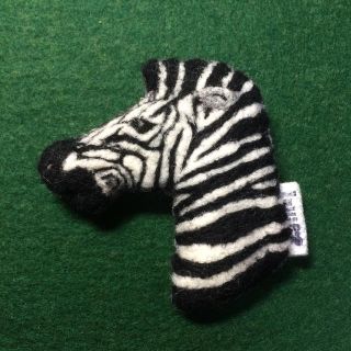 ★羊毛ハンドメイド シマウマコサージュ★(ブローチ/コサージュ)