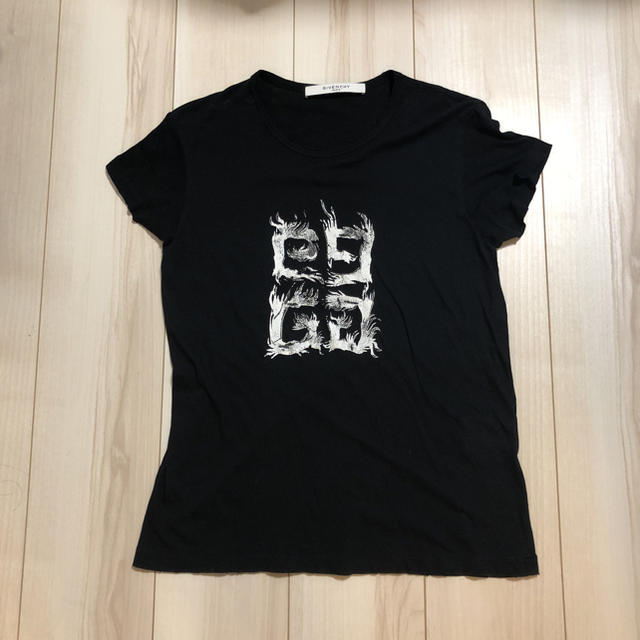 GIVENCHY(ジバンシィ)のGIVENCHY  正規品Tシャツ レディースのトップス(Tシャツ(半袖/袖なし))の商品写真