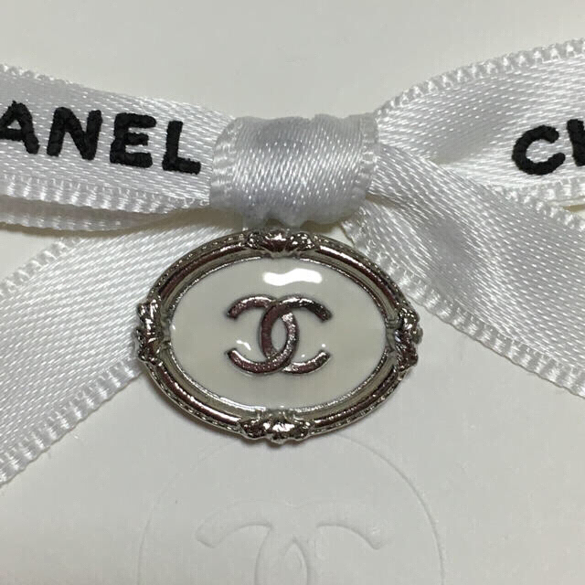 CHANELホワイト✖シルバー♡シャネルボタン