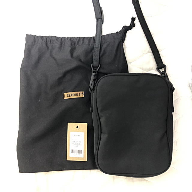 国内正規□ YEEZY SEASON 6 ショルダーバッグ - ショルダーバッグ