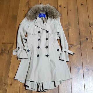 バーバリーブルーレーベル(BURBERRY BLUE LABEL)のBLUE LABEL CREST BRIDGE  ファー付き トレンチコート(毛皮/ファーコート)