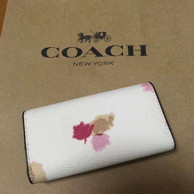 COACH(コーチ)の新品☆コーチ キーケース 花柄 レディースのファッション小物(キーケース)の商品写真
