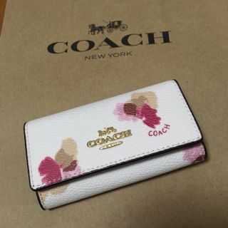 コーチ(COACH)の新品☆コーチ キーケース 花柄(キーケース)