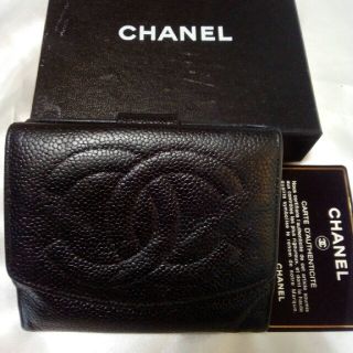 CHANEL 二つ折り財布　キャビアスキン