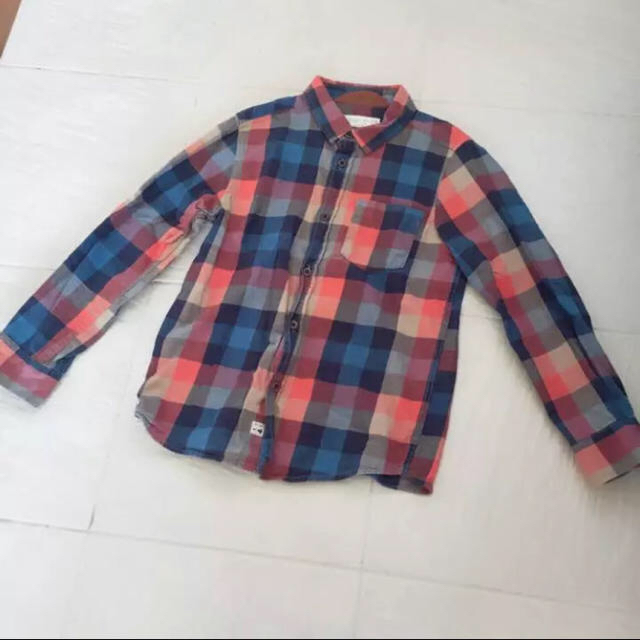 ZARA KIDS(ザラキッズ)のZARA KIDS BOYS  チェックネルシャツ  118サイズ キッズ/ベビー/マタニティのキッズ服男の子用(90cm~)(Tシャツ/カットソー)の商品写真