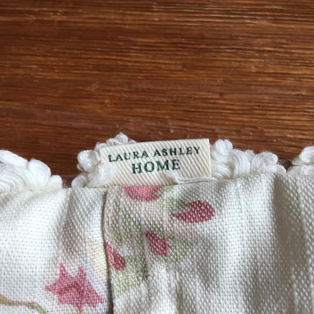 LAURA ASHLEY(ローラアシュレイ)の【マリのまま様向け】ローラアシュレイ クッションカバー インテリア/住まい/日用品のインテリア小物(クッションカバー)の商品写真