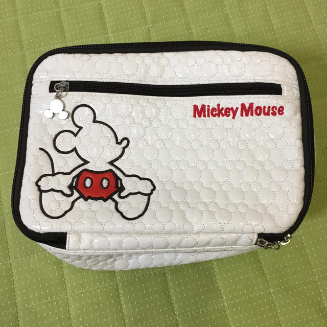 Disney(ディズニー)のミッキーオムツポーチ キッズ/ベビー/マタニティのおむつ/トイレ用品(ベビーおむつバッグ)の商品写真