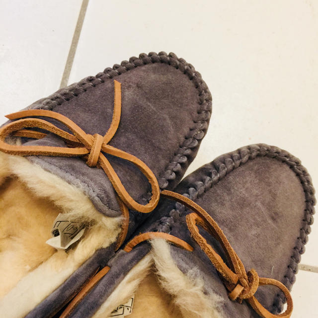 UGG(アグ)のUGG モカシン グレー 23cm レディースの靴/シューズ(スリッポン/モカシン)の商品写真