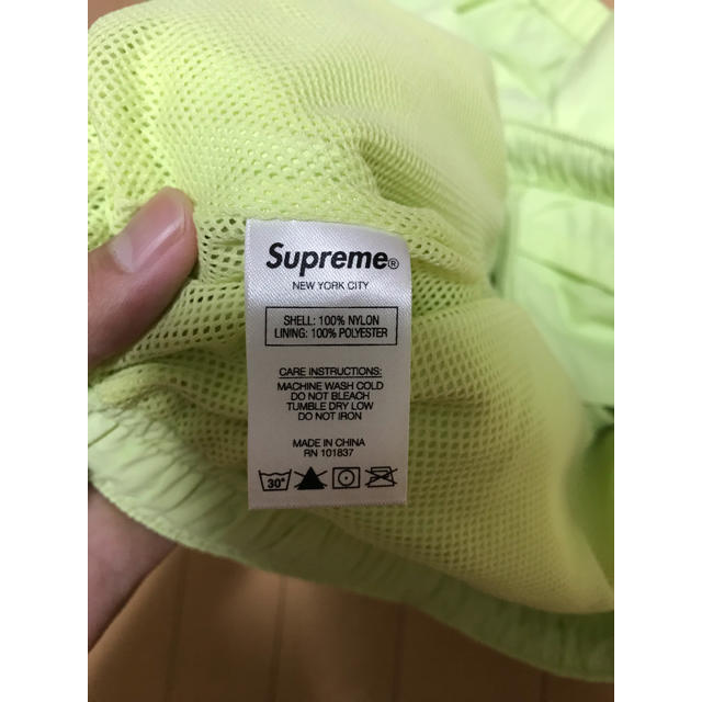 Supreme(シュプリーム)のsupreme warm up pant Sサイズ ナイロンパンツ メンズのパンツ(その他)の商品写真