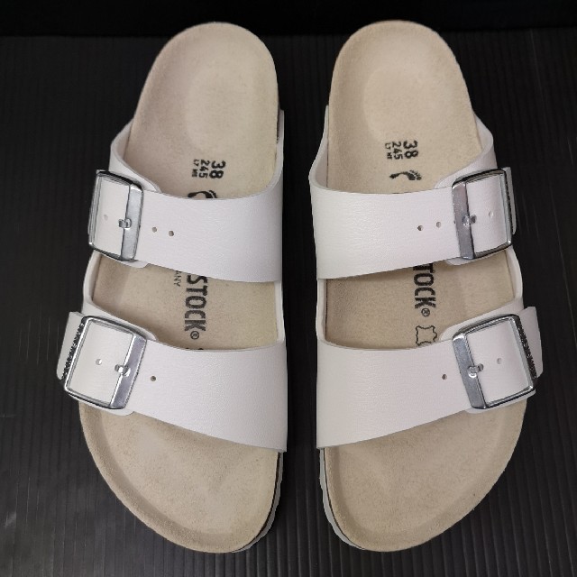 BIRKENSTOCK(ビルケンシュトック)のBIRKENSTOCK ビルケンシュトック アリゾナサンダル レディースの靴/シューズ(サンダル)の商品写真