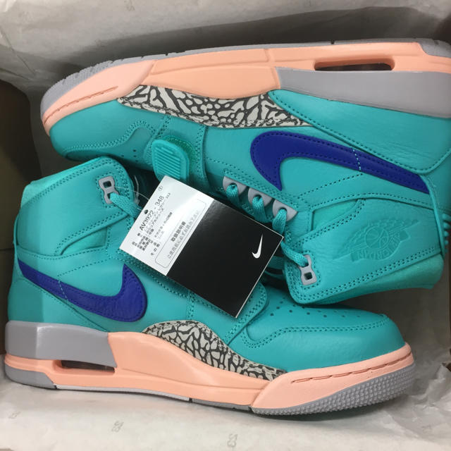 NIKE(ナイキ)のNIKE AIR JORDAN LEGACY 312 HYPER JADE  メンズの靴/シューズ(スニーカー)の商品写真