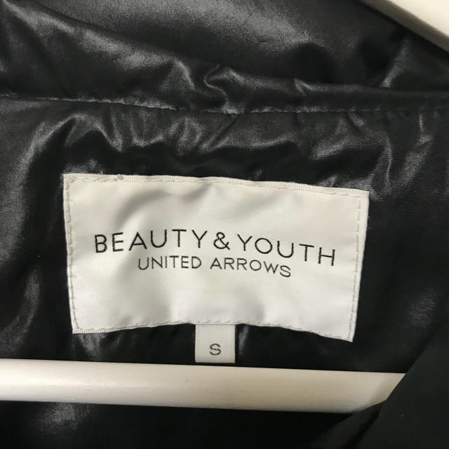 BEAUTY&YOUTH UNITED ARROWS(ビューティアンドユースユナイテッドアローズ)のB&Y ショート丈ダウンジャケット レディースのジャケット/アウター(ダウンジャケット)の商品写真