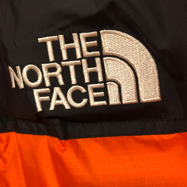 THE NORTH FACE(ザノースフェイス)のノースフェイス ヌプシ オレンジ s メンズのジャケット/アウター(ダウンジャケット)の商品写真