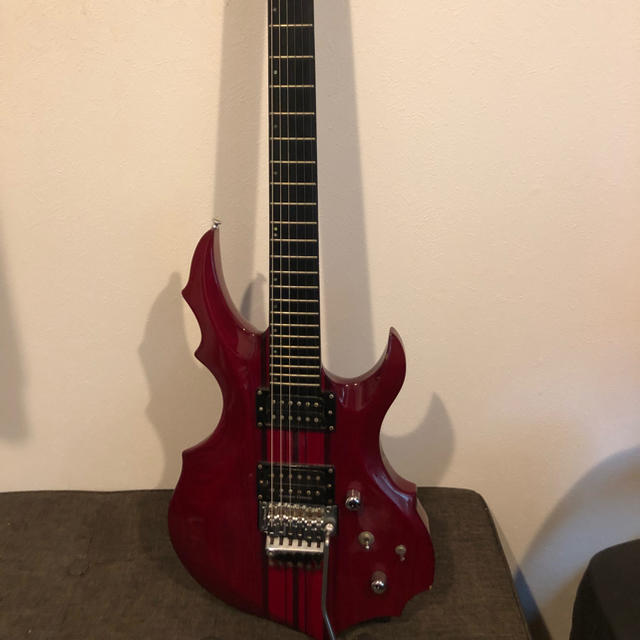 ESP(イーエスピー)のエドワーズ エレキギター 棺 楽器のギター(エレキギター)の商品写真