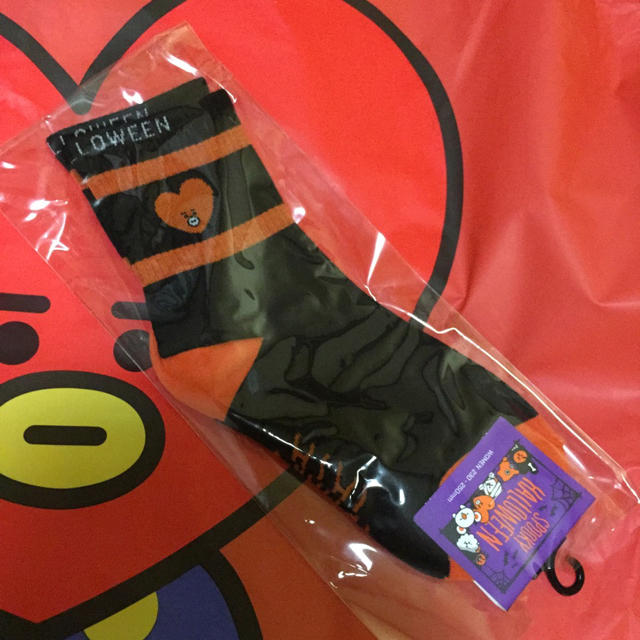 防弾少年団(BTS)(ボウダンショウネンダン)の新品♡TATA 靴下 ソックス bt21 BTS テヒョン かわいい レディースのレッグウェア(ソックス)の商品写真