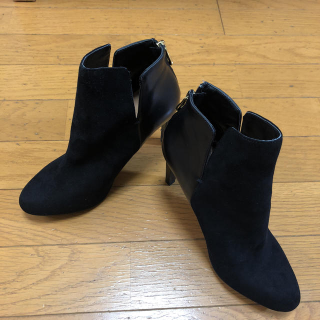 ZARA(ザラ)の値下げしました！新品 ZARA ショートブーツ 23.5㎝ レディースの靴/シューズ(ブーツ)の商品写真