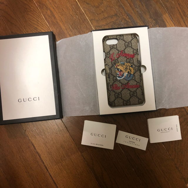 Gucci(グッチ)のGUCCI iphone 7 8 ケース スマホ/家電/カメラのスマホアクセサリー(iPhoneケース)の商品写真