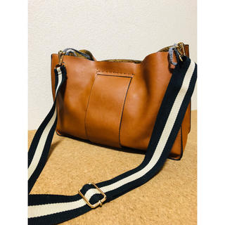 ザラ(ZARA)のZARAメタルハンド2wayラインリボンレザーショルダーbag(ショルダーバッグ)