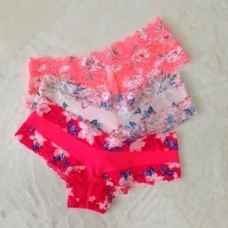 ヴィクトリアズシークレット(Victoria's Secret)の新品　Victoria's Secret PINK ショーツ3点セット(ショーツ)