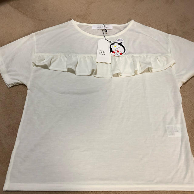 THE EMPORIUM(ジエンポリアム)のレディースTシャツ レディースのトップス(Tシャツ(半袖/袖なし))の商品写真