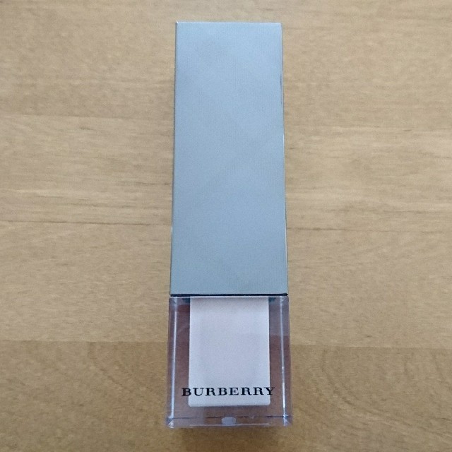 BURBERRY(バーバリー)のバーバリー
フレッシュグロウ
ルミナスフルイドベース 01
30ml
 コスメ/美容のベースメイク/化粧品(化粧下地)の商品写真