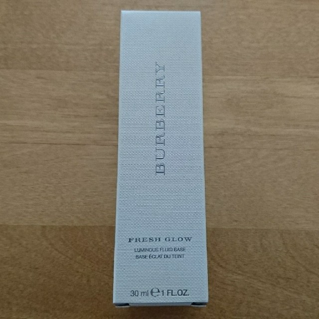 BURBERRY(バーバリー)のバーバリー
フレッシュグロウ
ルミナスフルイドベース 01
30ml
 コスメ/美容のベースメイク/化粧品(化粧下地)の商品写真