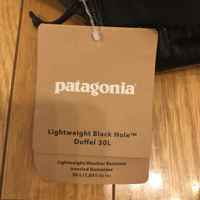 patagonia(パタゴニア)のパタゴニア ダッフル リュック 2way ブラックホール 30L 新品 メンズのバッグ(ボストンバッグ)の商品写真