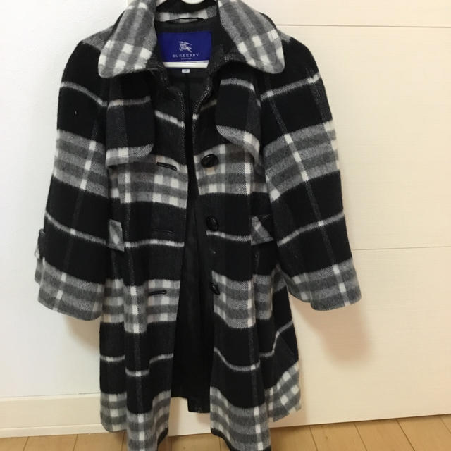 BURBERRY BLUE LABEL(バーバリーブルーレーベル)の専用！ バーバリーブルーレーベル チェックコート レディースのジャケット/アウター(ピーコート)の商品写真