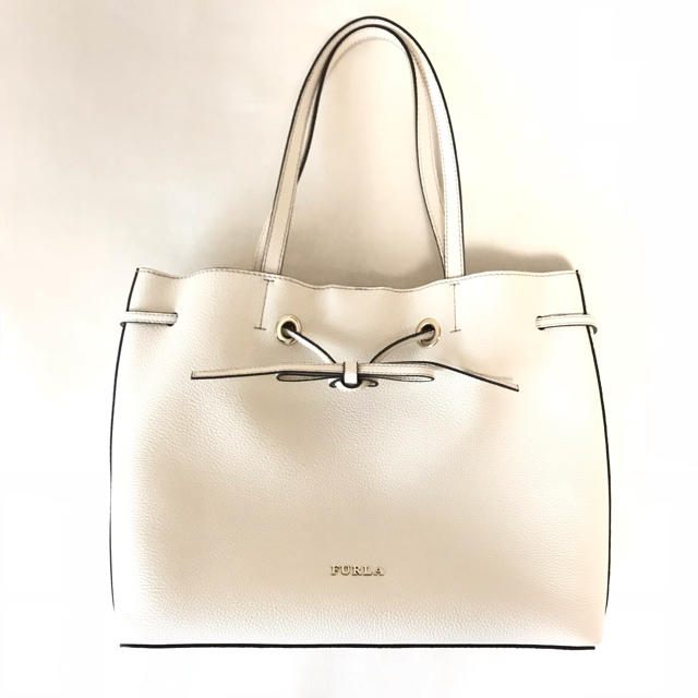 FURLA コスタンザ　白　ホワイト