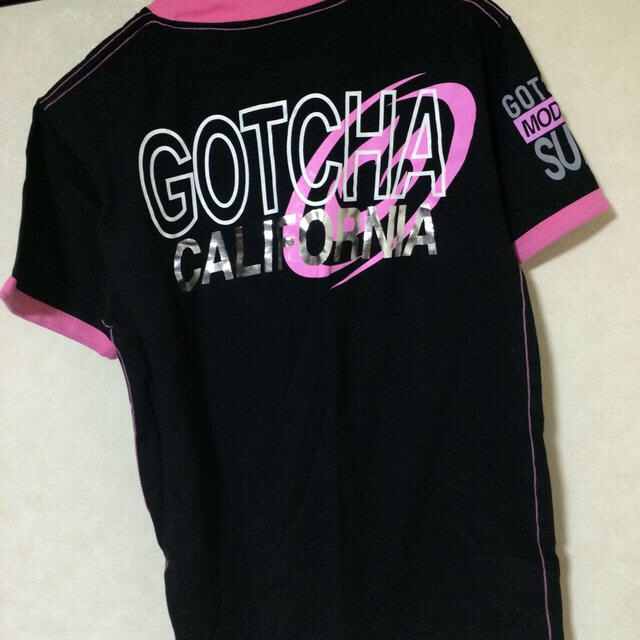 GOTCHA(ガッチャ)のGOTCHA＊黒×ピンクTシャツ レディースのトップス(Tシャツ(半袖/袖なし))の商品写真