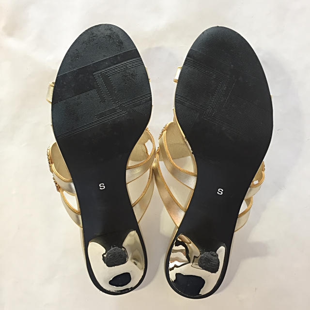 【ジュディ様専用】French Twist サンダル ラインストーン  レディースの靴/シューズ(サンダル)の商品写真
