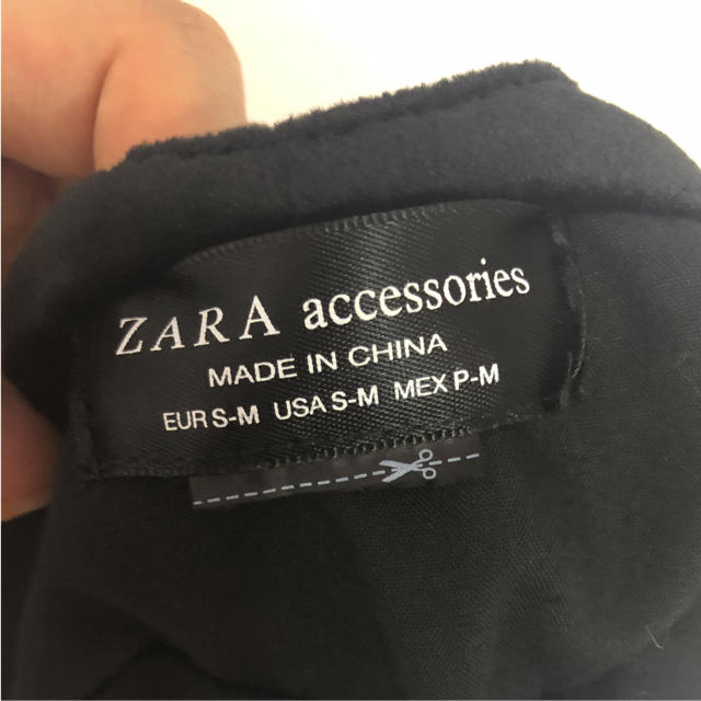 ZARA(ザラ)のZARA ベルベット生地ベレー帽 ブラック レディースの帽子(ハンチング/ベレー帽)の商品写真