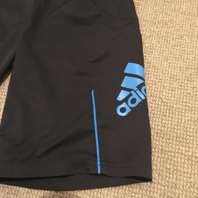 adidas(アディダス)のパンツ★adidas★150サイズ キッズ/ベビー/マタニティのキッズ服男の子用(90cm~)(パンツ/スパッツ)の商品写真