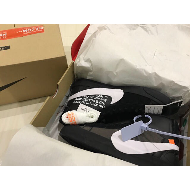 OFF-WHITE(オフホワイト)のkaton903様専用 Off  WHITE  NIKE BLAZER   メンズの靴/シューズ(スニーカー)の商品写真