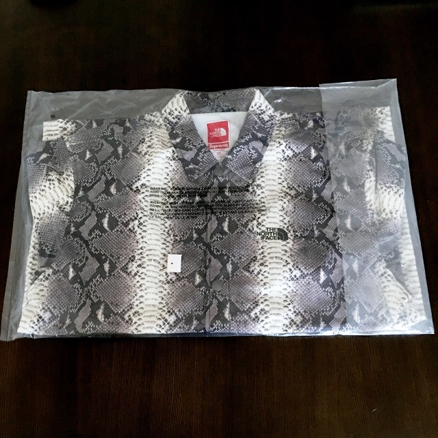 Supreme The North Face Snakeskin Taped S