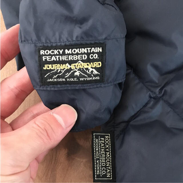 Rocky Mountain Featherbed(ロッキーマウンテンフェザーベッド)のロッキーマウンテン×ジャーナルスタンダード ダウンベスト メンズのジャケット/アウター(ダウンベスト)の商品写真