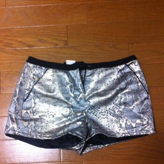 ベルシュカ(Bershka)のBERSHKA パイソン柄ショーツ(ショートパンツ)