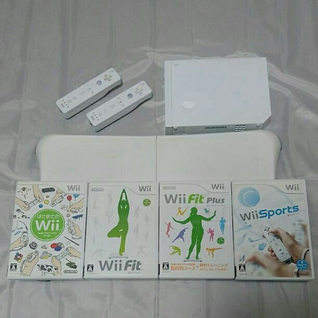 Wii(ウィー)の★wii本体とバランスボードセット★　　　　動作確認済み♪ エンタメ/ホビーのゲームソフト/ゲーム機本体(家庭用ゲーム機本体)の商品写真